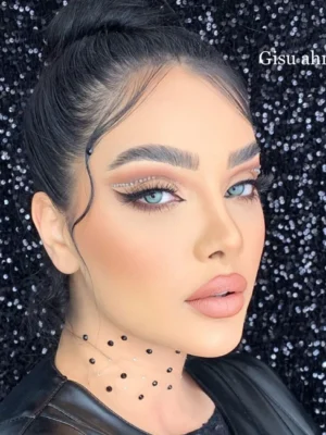 لنز چشم ورسا سلنا روی چشم مشکی