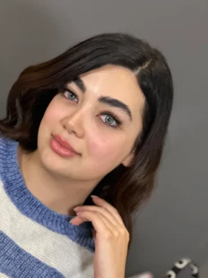 لنز چشم ورسا سلنا روی چشم تیره