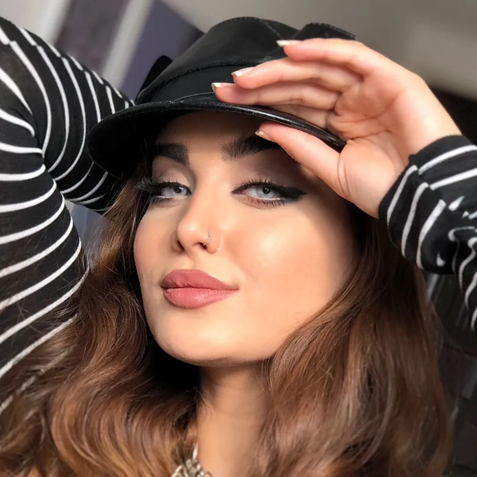 خرید لنز کارولینا گری اماندا