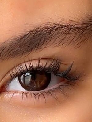 لنز رنگی آماندا قهوه ای تیره موکا سالانه