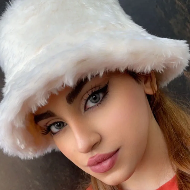 لنز کینگ گری اماندا روی چشم سیاه