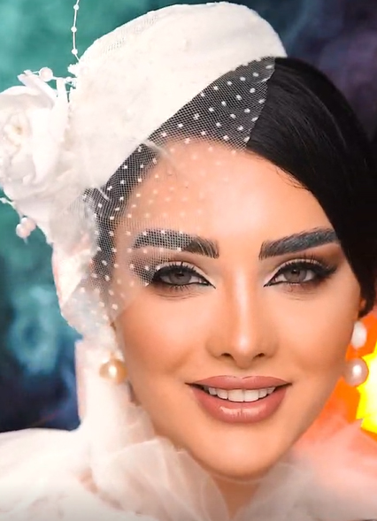 لنز رنگی طوسی سبز کد 715